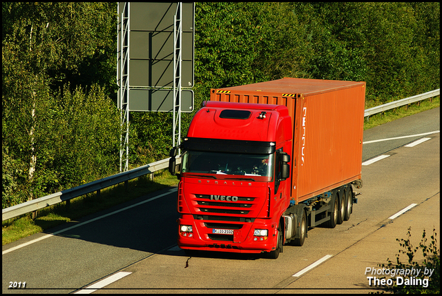 Iveco rood met containertrailer  K  10 2102 (D) Buitenlandse Vrachtwagens   2011