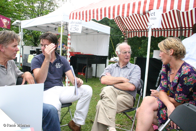 RenÃ© Vriezen 2011-09-10#0218 Tekenen Convenant Wijkvisie Presikhaaf 2025 zaterdag 10 september 2011