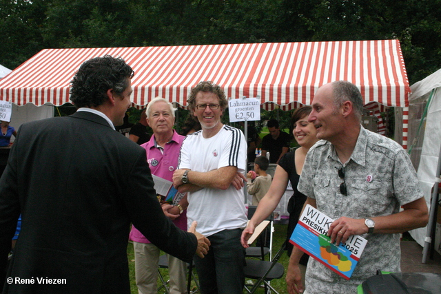 RenÃ© Vriezen 2011-09-10#0231 Tekenen Convenant Wijkvisie Presikhaaf 2025 zaterdag 10 september 2011