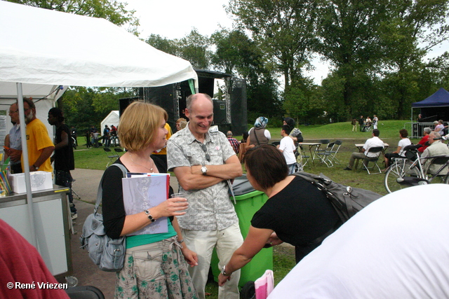 RenÃ© Vriezen 2011-09-10#0221 Tekenen Convenant Wijkvisie Presikhaaf 2025 zaterdag 10 september 2011