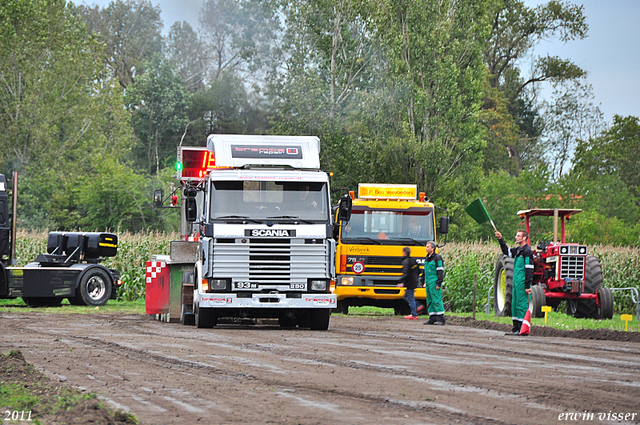 truckpull demo best 009-border truckpull demo best