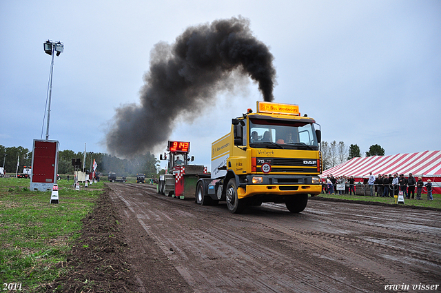 truckpull demo best 054-border truckpull demo best