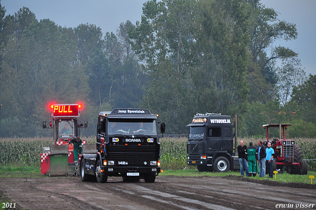 truckpull demo best 064-border truckpull demo best