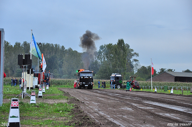 truckpull demo best 067-border truckpull demo best