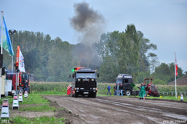 truckpull demo best 069-border truckpull demo best