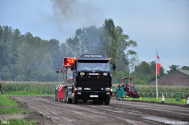 truckpull demo best 073-border truckpull demo best