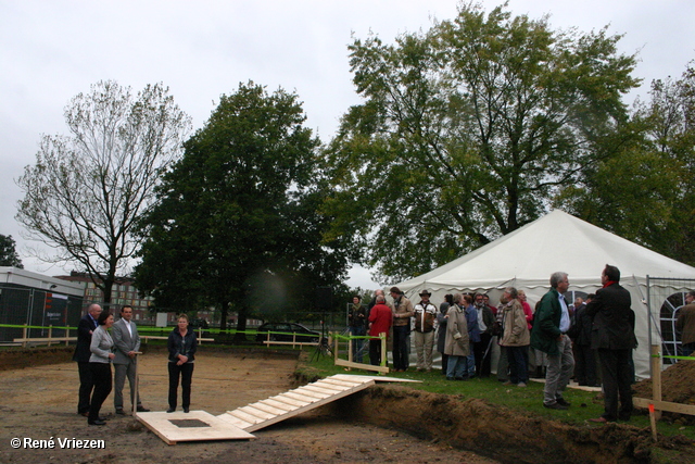 RenÃ© Vriezen 2011-10-10#0033 T-Huis Start bouw Park Presikhaaf maandag 10 oktober 2011