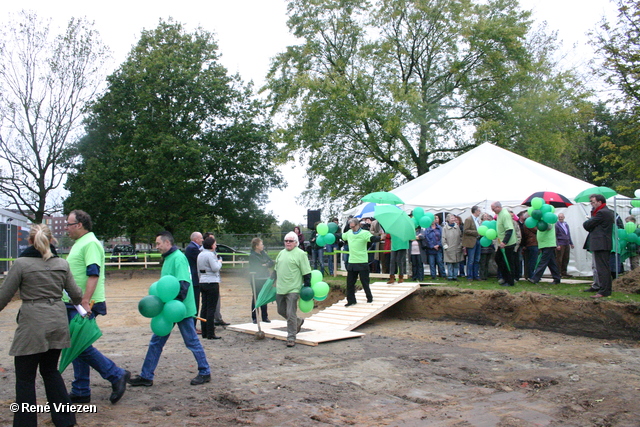 RenÃ© Vriezen 2011-10-10#0037 T-Huis Start bouw Park Presikhaaf maandag 10 oktober 2011