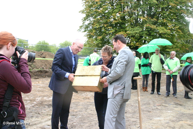 RenÃ© Vriezen 2011-10-10#0060 T-Huis Start bouw Park Presikhaaf maandag 10 oktober 2011