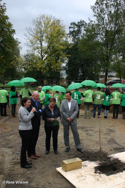 RenÃ© Vriezen 2011-10-10#0069 T-Huis Start bouw Park Presikhaaf maandag 10 oktober 2011