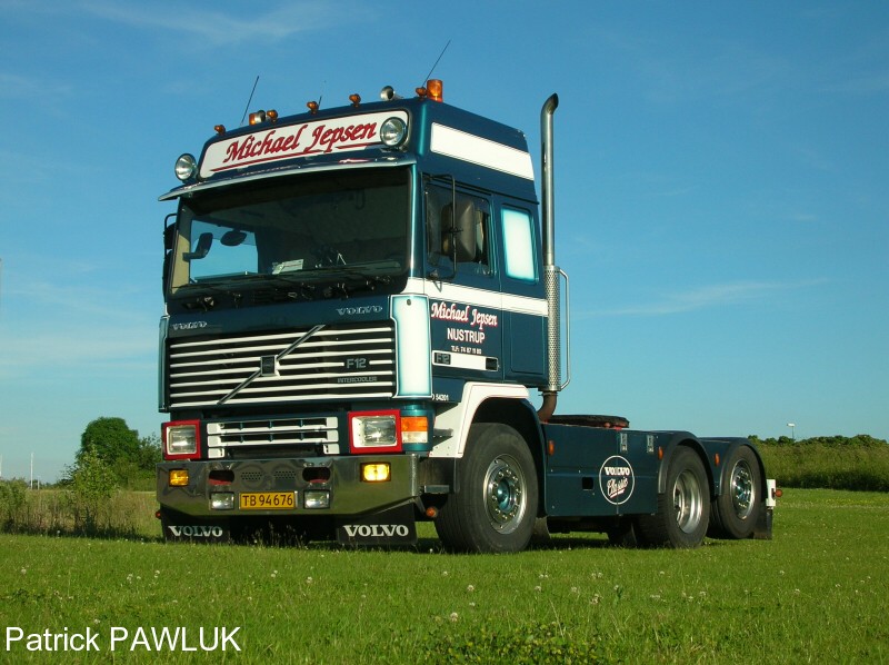 Купить Автомобиль Volvo F12