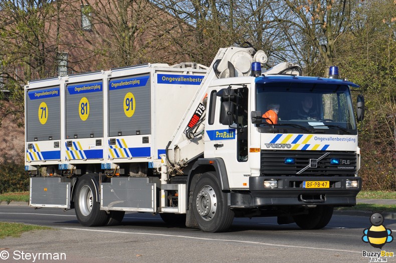 DSC 7893-border - Ambulanceoptocht UMC Utrecht 2011