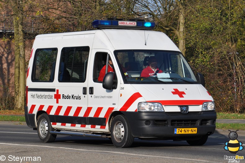 DSC 7896-border - Ambulanceoptocht UMC Utrecht 2011