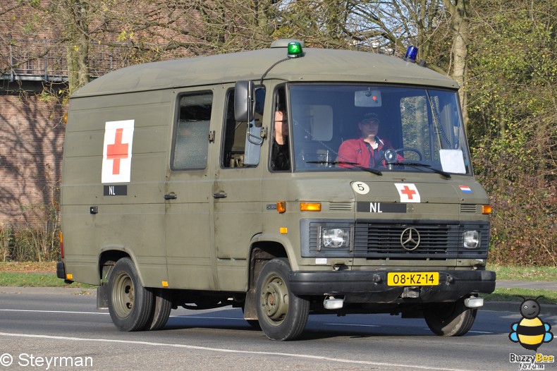 DSC 7908-border - Ambulanceoptocht UMC Utrecht 2011