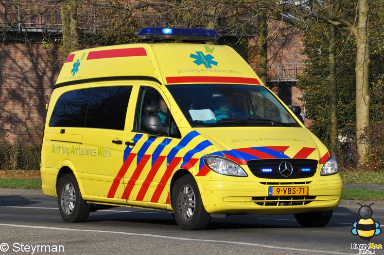 DSC 7912-border - Ambulanceoptocht UMC Utrecht 2011
