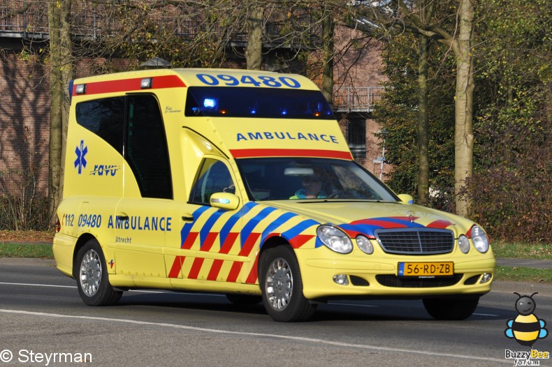 DSC 7916-border - Ambulanceoptocht UMC Utrecht 2011