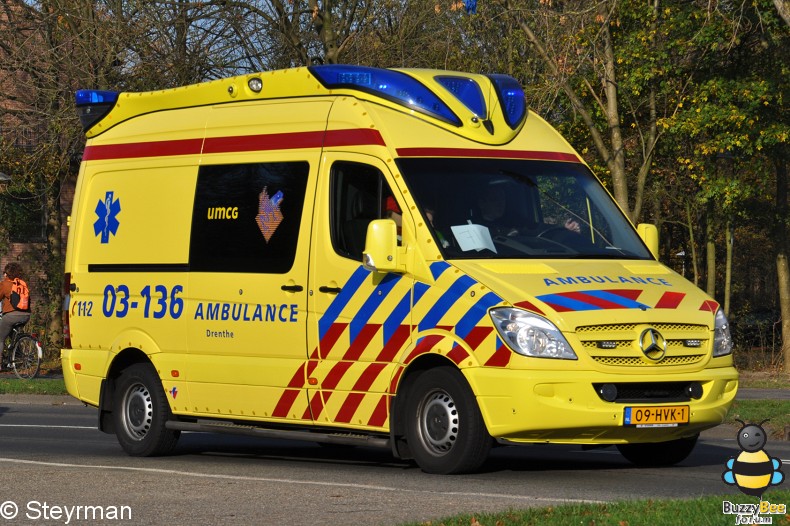 DSC 7935-border - Ambulanceoptocht UMC Utrecht 2011