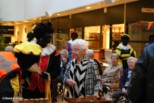 RenÃ© Vriezen 2011-11-19#0485 Sinterklaas en Pieten in Waalstaete Presikhaaf zaterdag 19 november 2011