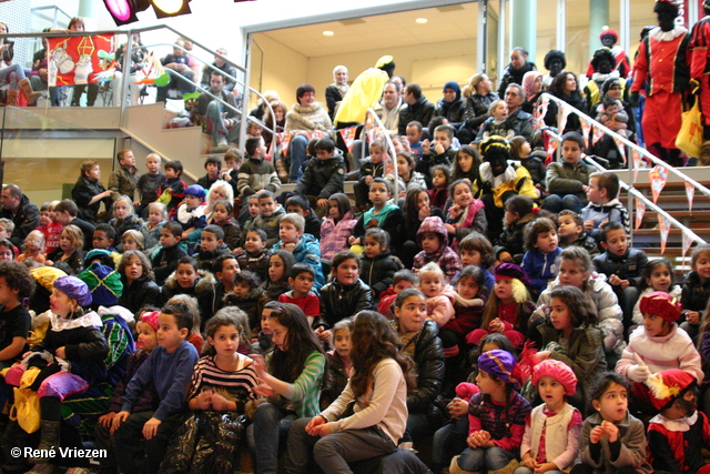 RenÃ© Vriezen 2011-11-19#0655 Sinterklaas en Pieten Presikhaaf Kinderclub Feest MFC zaterdag 19 november 2011