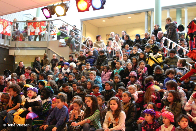 RenÃ© Vriezen 2011-11-19#0656 Sinterklaas en Pieten Presikhaaf Kinderclub Feest MFC zaterdag 19 november 2011