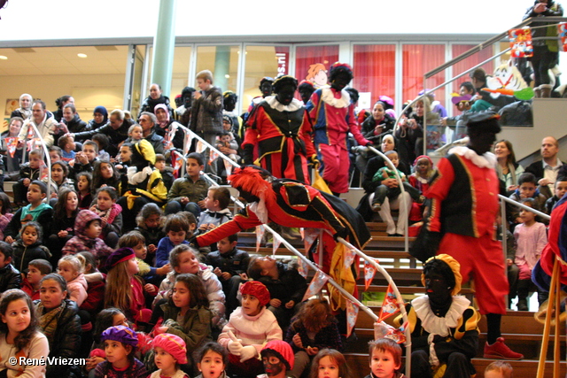 RenÃ© Vriezen 2011-11-19#0657 Sinterklaas en Pieten Presikhaaf Kinderclub Feest MFC zaterdag 19 november 2011