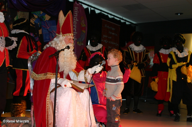 René Vriezen 2011-11-19#0720 Sinterklaas en Pieten Presikhaaf Kinderclub Feest MFC zaterdag 19 november 2011