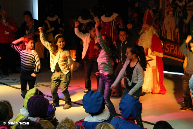 RenÃ© Vriezen 2011-11-19#0762 Sinterklaas en Pieten Presikhaaf Kinderclub Feest MFC zaterdag 19 november 2011