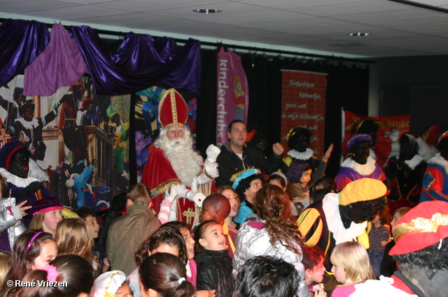 RenÃ© Vriezen 2011-11-19#0790 Sinterklaas en Pieten Presikhaaf Kinderclub Feest MFC zaterdag 19 november 2011