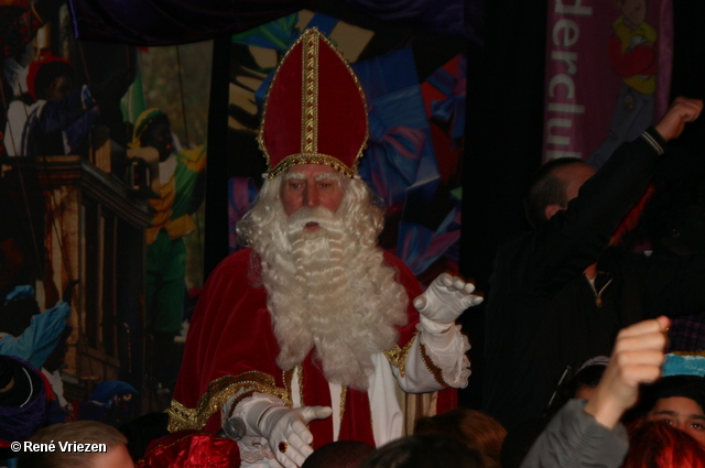 René Vriezen 2011-11-19#0796 Sinterklaas en Pieten Presikhaaf Kinderclub Feest MFC zaterdag 19 november 2011