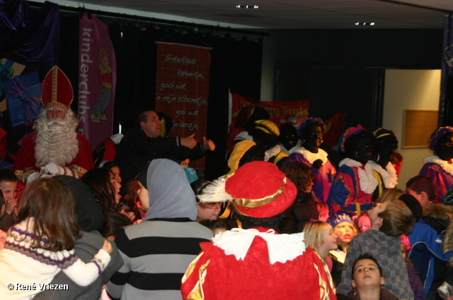 RenÃ© Vriezen 2011-11-19#0808 Sinterklaas en Pieten Presikhaaf Kinderclub Feest MFC zaterdag 19 november 2011