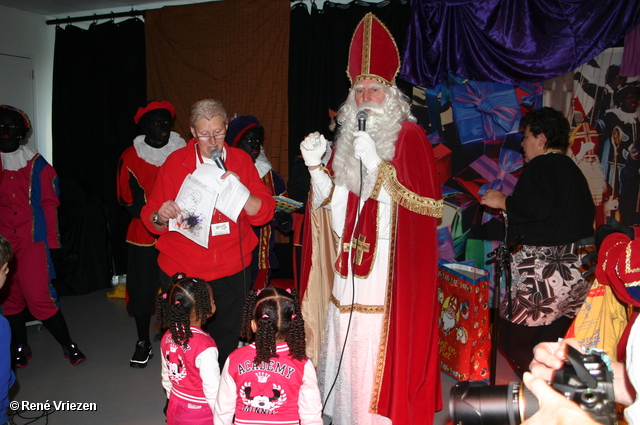 RenÃ© Vriezen 2011-11-19#0817 Sinterklaas en Pieten Presikhaaf Kinderclub Feest MFC zaterdag 19 november 2011