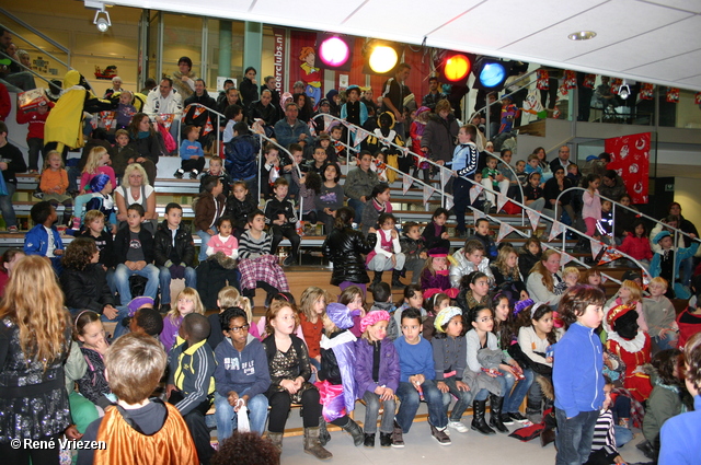 RenÃ© Vriezen 2011-11-19#0819 Sinterklaas en Pieten Presikhaaf Kinderclub Feest MFC zaterdag 19 november 2011