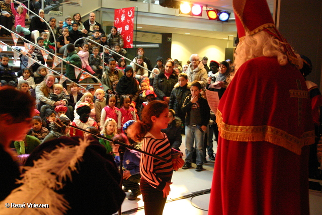 RenÃ© Vriezen 2011-11-19#0834 Sinterklaas en Pieten Presikhaaf Kinderclub Feest MFC zaterdag 19 november 2011