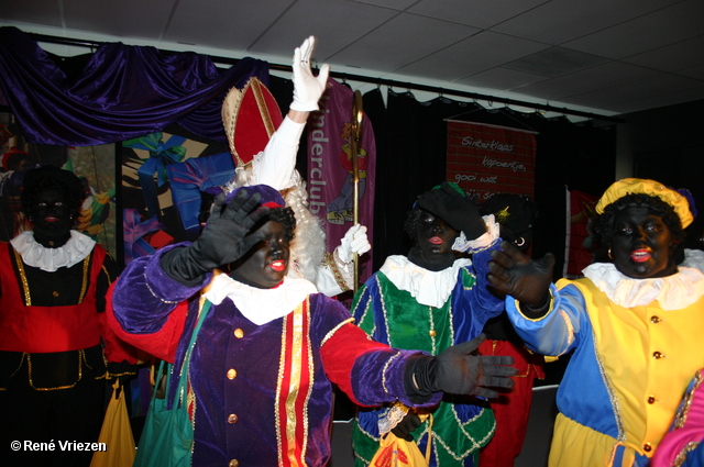 RenÃ© Vriezen 2011-11-19#0852 Sinterklaas en Pieten Presikhaaf Kinderclub Feest MFC zaterdag 19 november 2011