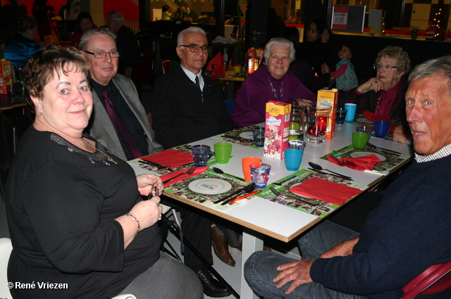 RenÃ© Vriezen 22-12-2011 007 KerstDiner VoedselBank Resto van Harte Leerpark Presikhaaf donderdag 22 december 2011