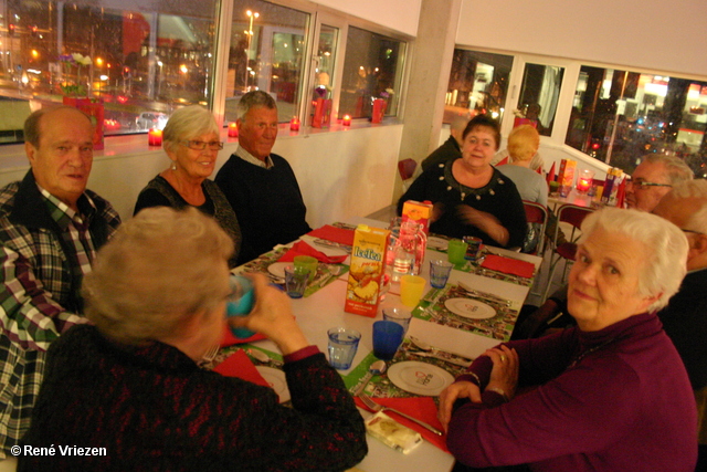 RenÃ© Vriezen 22-12-2011 015 KerstDiner VoedselBank Resto van Harte Leerpark Presikhaaf donderdag 22 december 2011