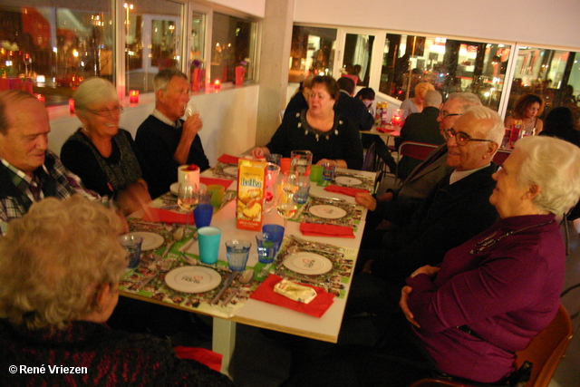 RenÃ© Vriezen 22-12-2011 209 KerstDiner VoedselBank Resto van Harte Leerpark Presikhaaf donderdag 22 december 2011