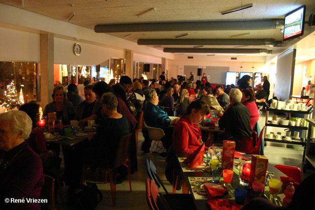 RenÃ© Vriezen 22-12-2011 061 KerstDiner VoedselBank Resto van Harte Leerpark Presikhaaf donderdag 22 december 2011