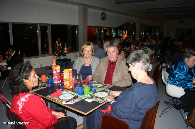 RenÃ© Vriezen 22-12-2011 063 KerstDiner VoedselBank Resto van Harte Leerpark Presikhaaf donderdag 22 december 2011