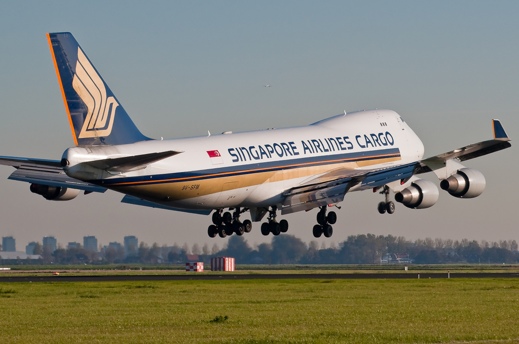 Singapore Airlines Cargo Boeing 747-412F 9V-SFM EH - 