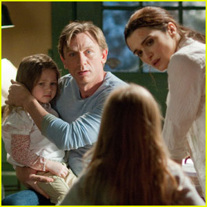 daniel-craig-rachel-weisz-dream-house-stills - 