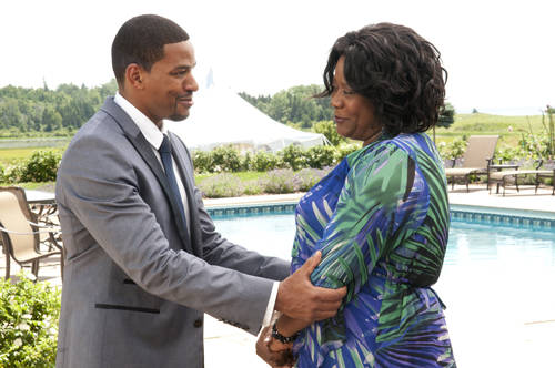 jumping-the-broom-photo-laz-alonso-loretta-devine - 