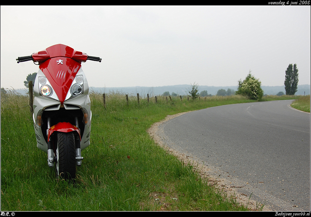 DSC 2722-border My scooter