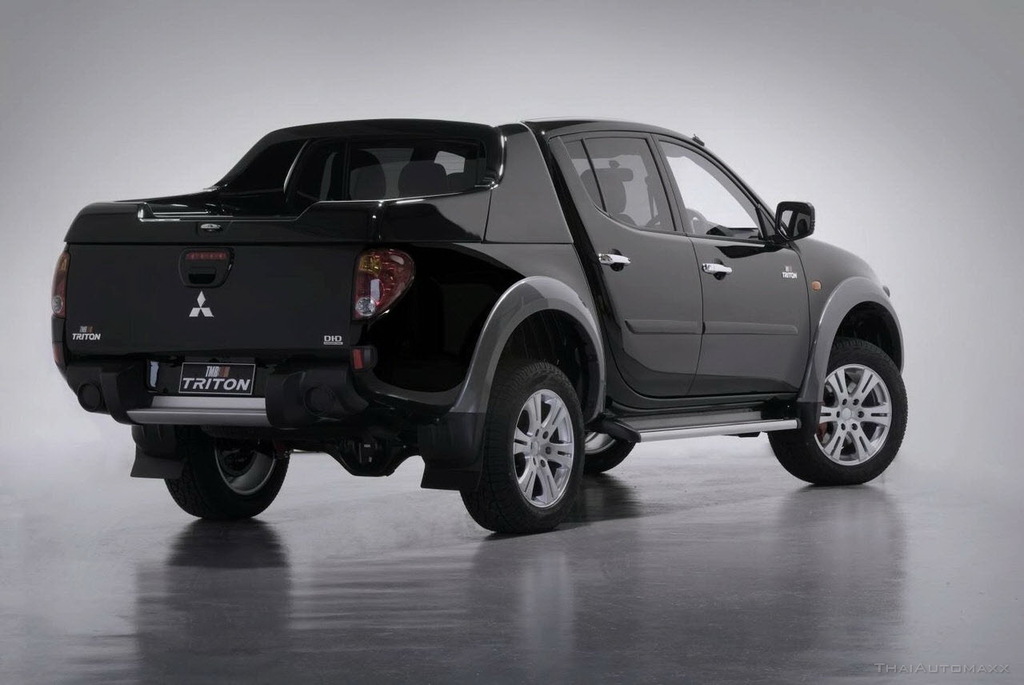 mitsubishi-triton-tmr-back - 