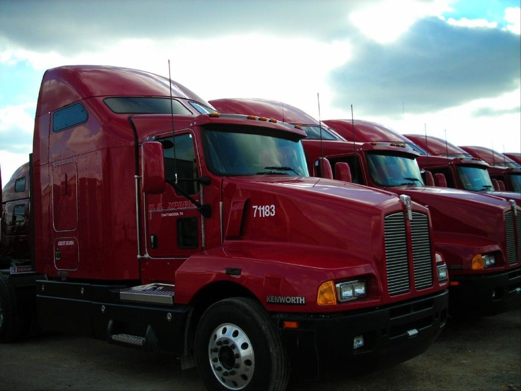 f0047 - Trucks