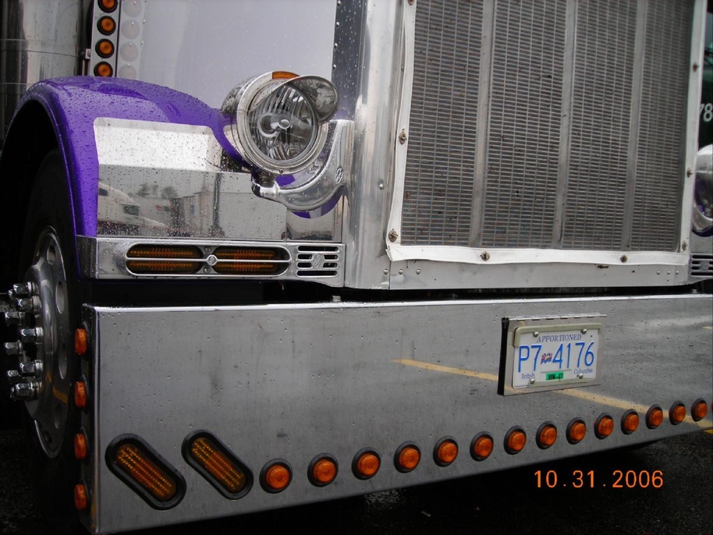 f0033 - Trucks