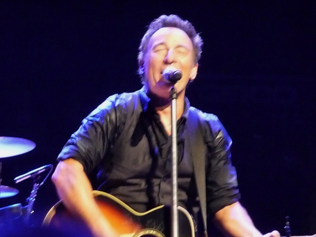 P1140567 Bruce Springsteen - Philadelphia night 2 -3-29-2012