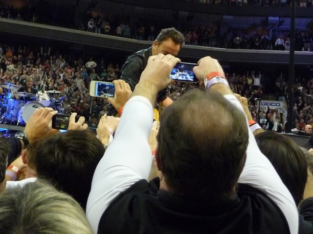 P1140610 Bruce Springsteen - Philadelphia night 2 -3-29-2012