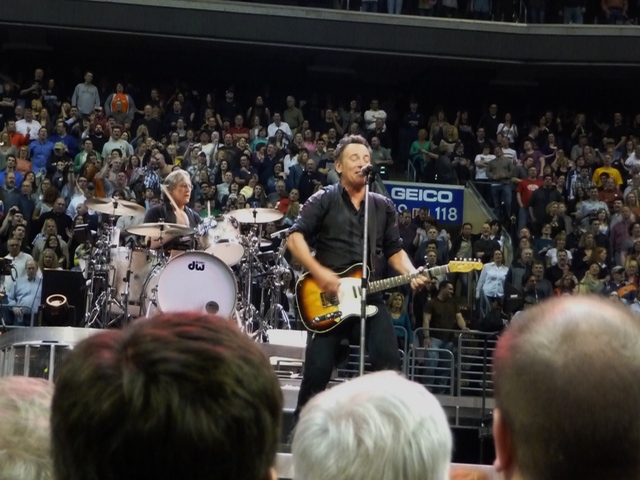 P1140613 Bruce Springsteen - Philadelphia night 2 -3-29-2012