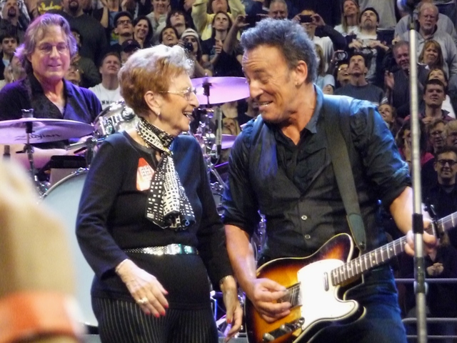 P1140629 Bruce Springsteen - Philadelphia night 2 -3-29-2012